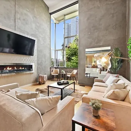New York Style Penthouse In The Heart Of The City